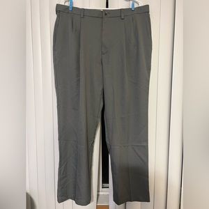 Haggar Cool 18 Pro Classic Fit Grey Pleated Size 38x29